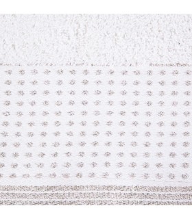 Полотенце с декоративным рисунком в жаккардовой ткани